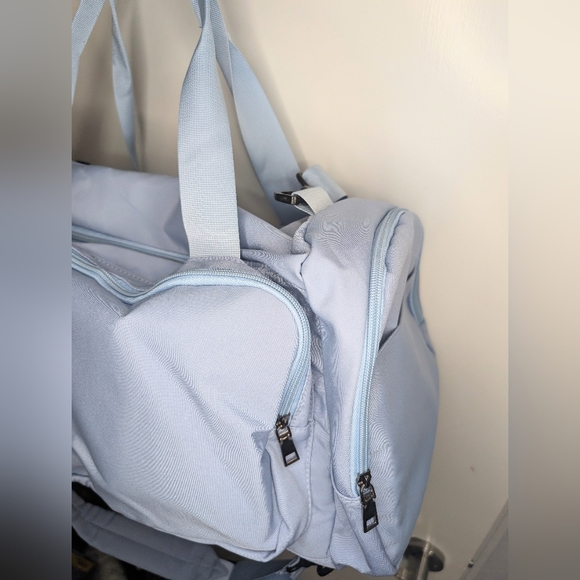 New 40L Carry On Travel Duffel Bag w Shoe Compartment & Luggage Sleeve - Blue - Picture 10 of 16